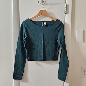 H&m green crop top